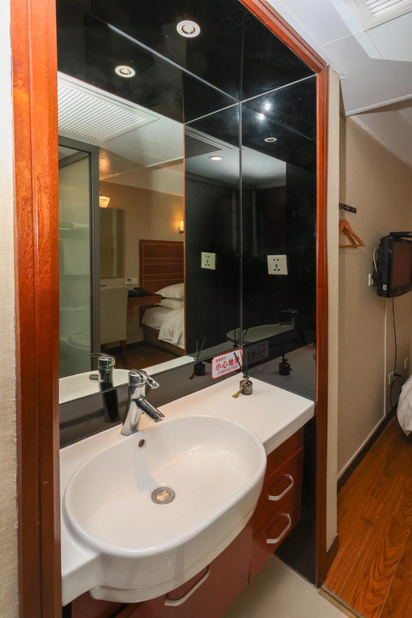 Shanghai Yuhang Hotel Екстер'єр фото